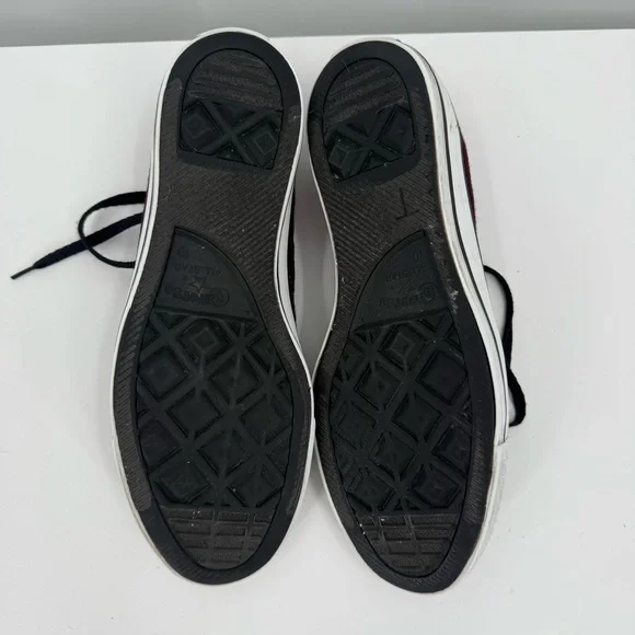 Converse Burgundy and Black Sneakers Unisex M 10/ W 12 - Picture 7 of 9